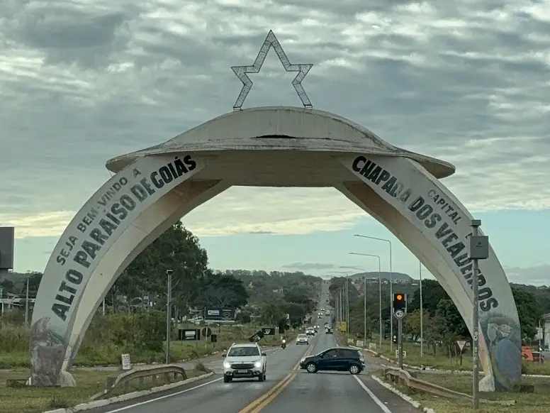 Pórtico de Alto Paraíso de Goiás, entrada da Chapada dos Veadeiros